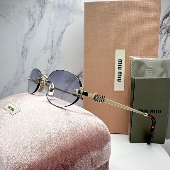 New MIU MIU Sunglasses - Picture 3 of 16